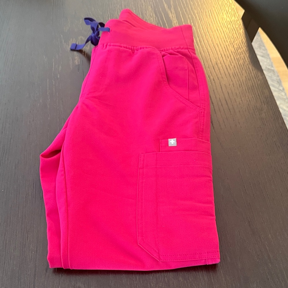 Figs women’s Yola skinny straight leg scrubs Xxs hot pinkish color